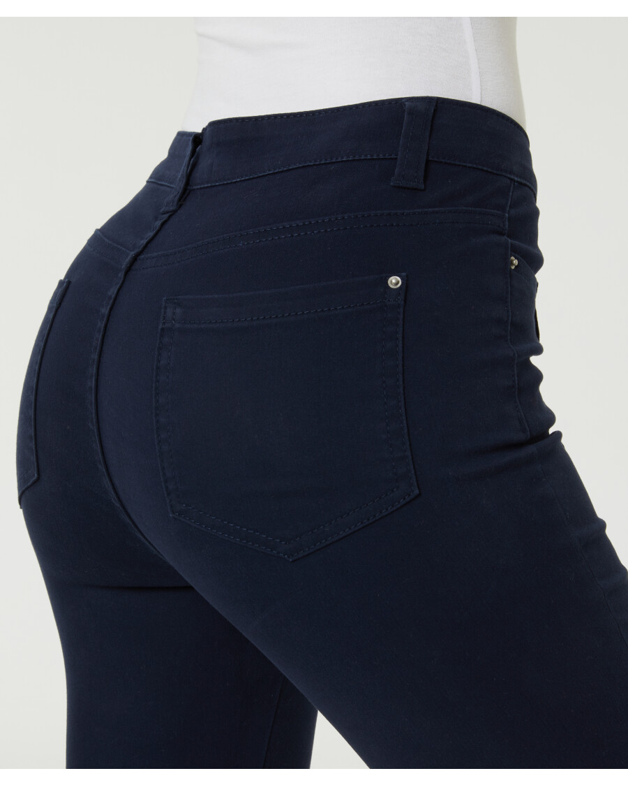 Twillhose mit Ziernähten