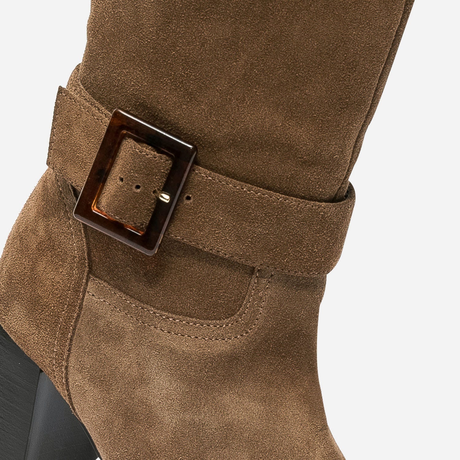 Botte marron en cuir velours à boucle effet écaille