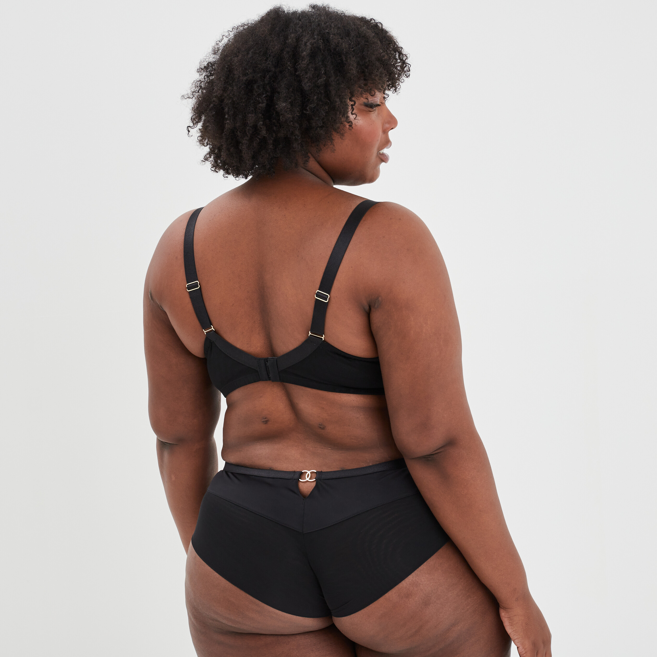 Soutien-gorge emboîtant broderie noir femme grande taille | La Halle