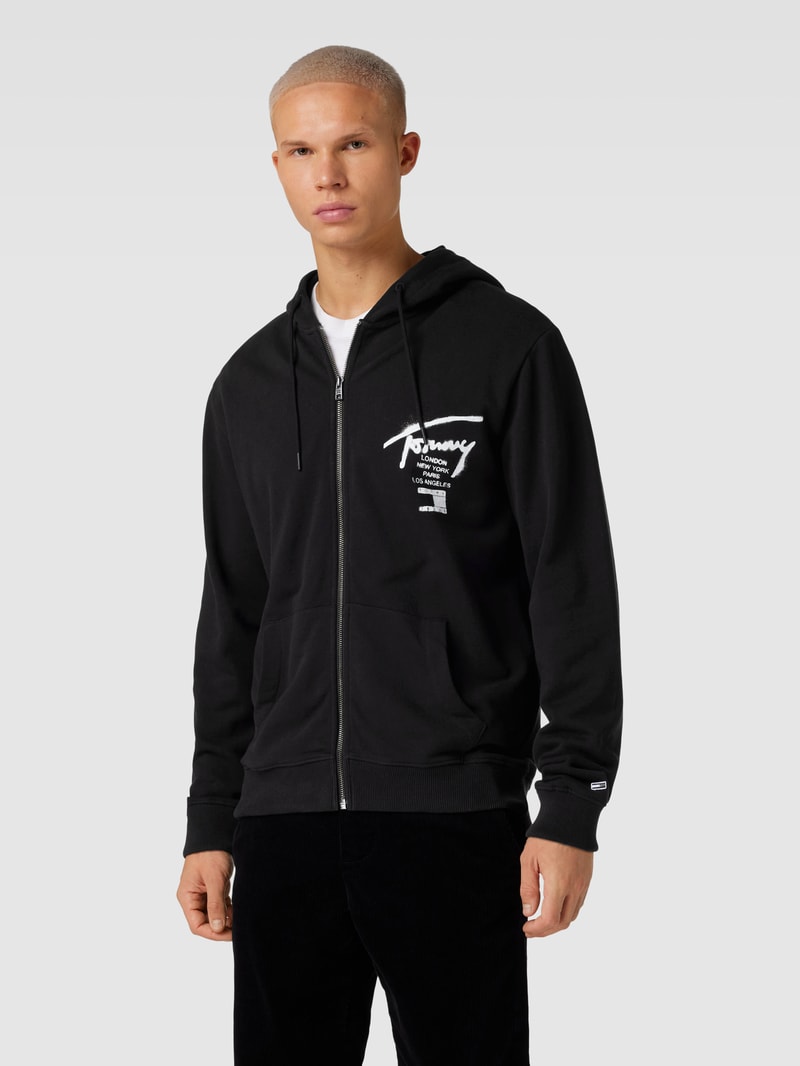 Sweatjacke mit Label-Print und Eingrifftaschen in schwarz