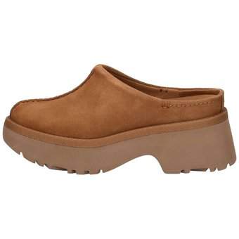 UGG New Heights Clog in braun