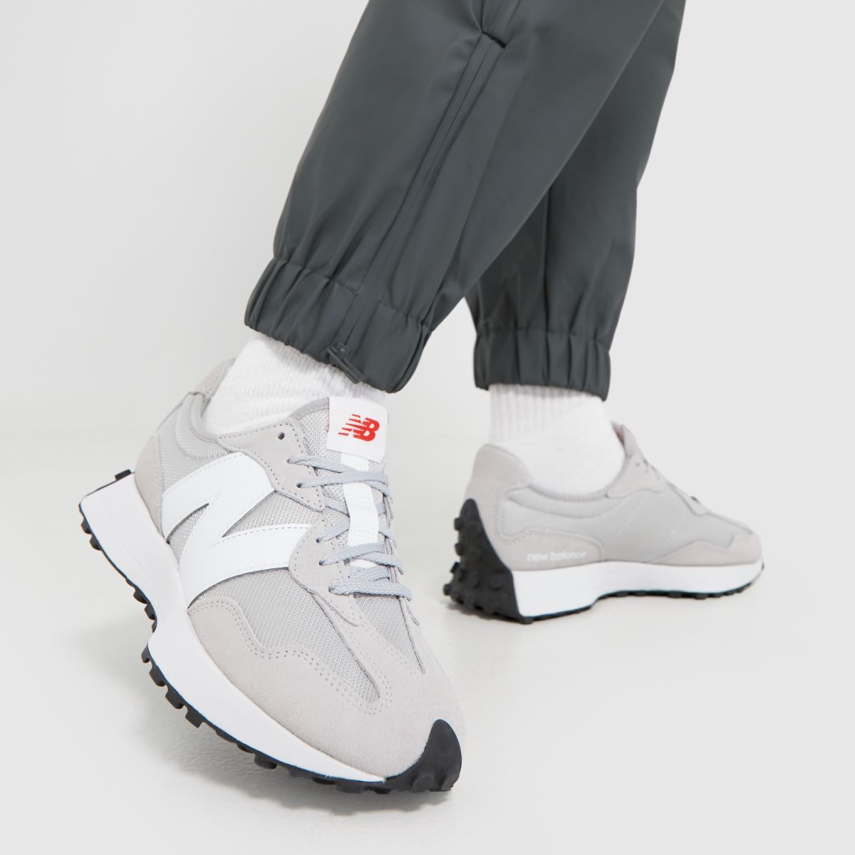 New Balance 327 sportcipő világosszürke színben