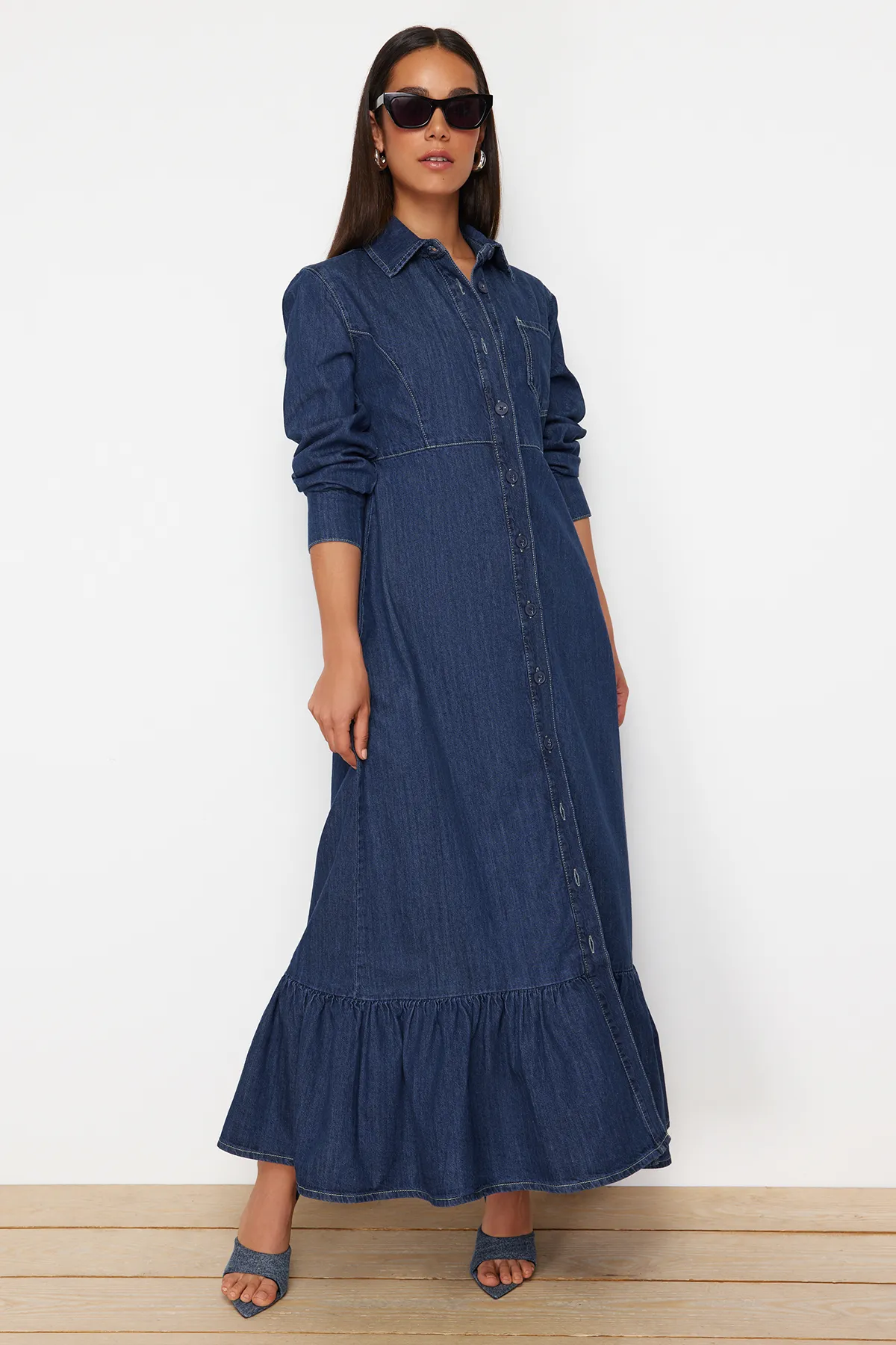 Trendyol Collection  Dunkelblaues Maxi-Jeanskleid TWOSS24EL00768