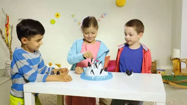 Plitsch - Platsch Pinguin - Kinderspiel ab 4 Jahren