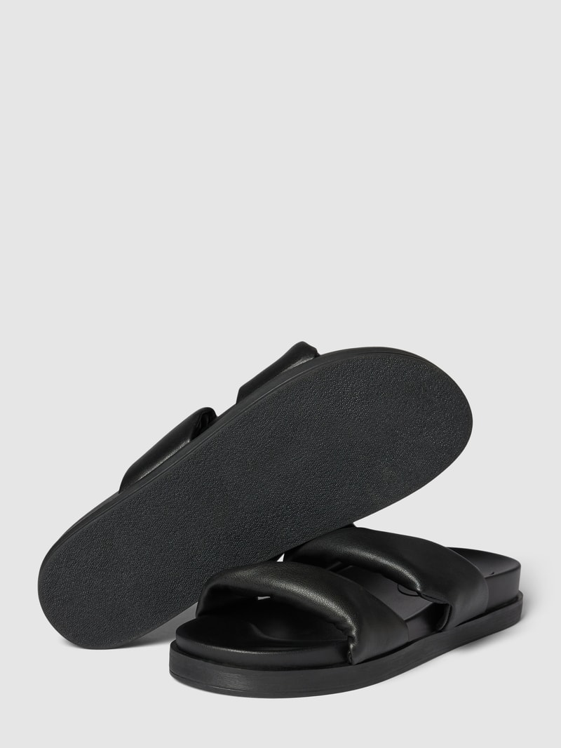 Pantoletten in Two-Tone-Machart in schwarz