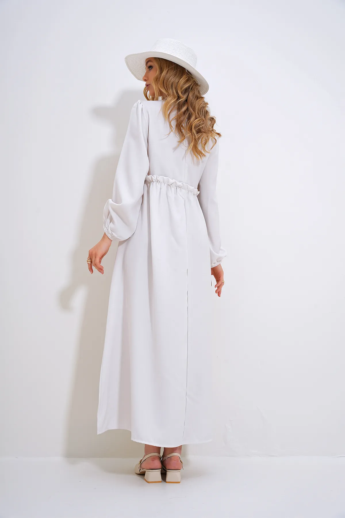 Trend Alaçatı Stili  Weißes Damen-Kleid mit Stehkragen, gehäkeltem geflochtenem Reißverschluss auf der Rückseite ALC-X12025