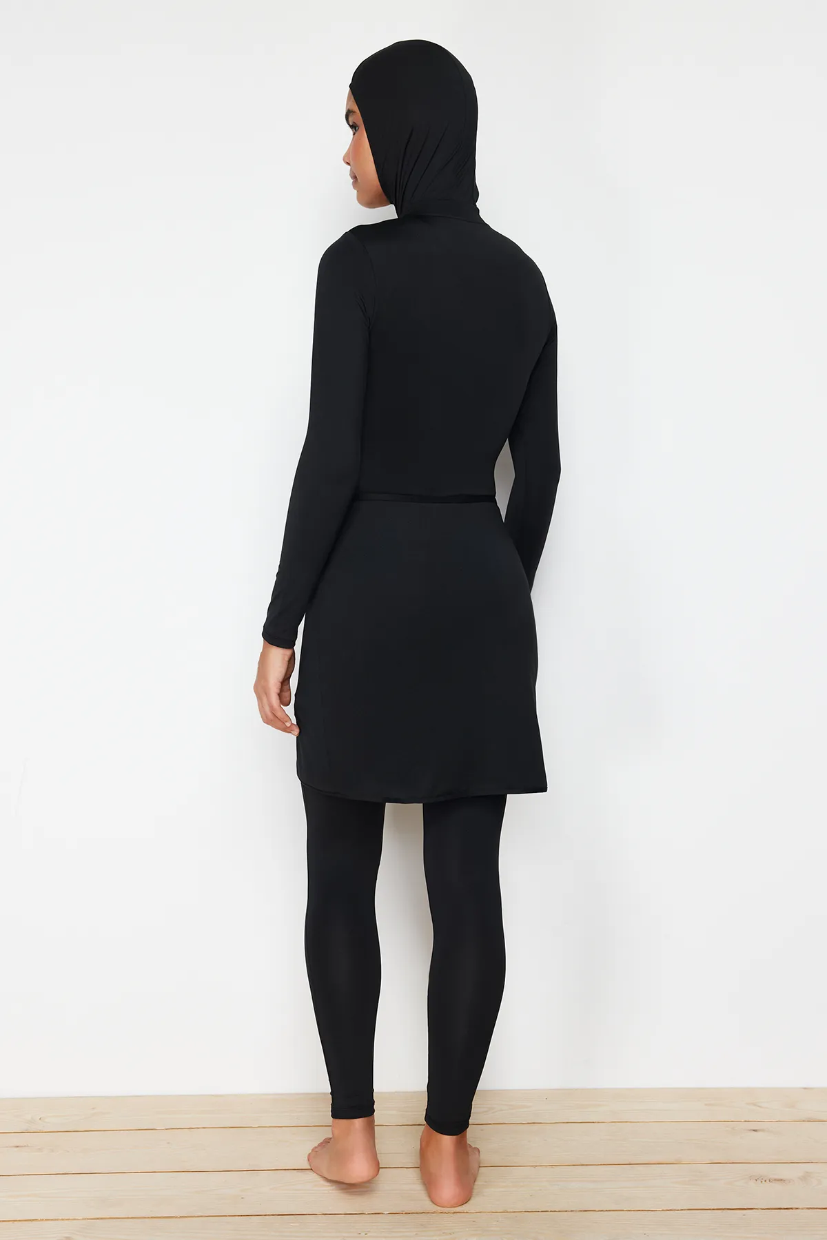 Trendyol Modest  Geräuchertes Farbblock-Beachwear-Badeanzug-Set mit vollständiger Abdeckung, 4-teilig TCTSS24CF00000