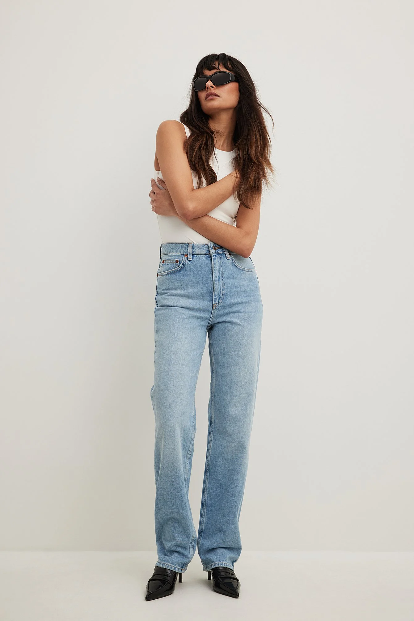 Gerade geschnittene Jeans mit hoher Taille