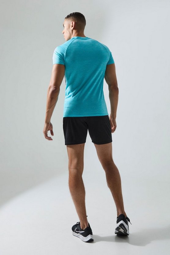 Man Active Jacquard Muscle-Fit T-Shirt