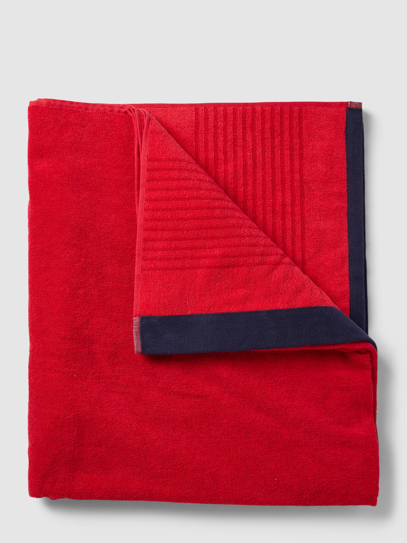 Handtuch mit Label-Detail in rot