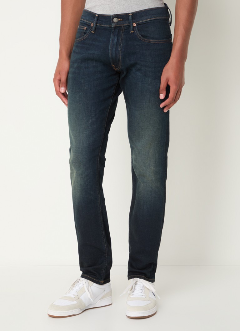 Un coupe ajustat și flexibil de la Jean Ralph Lauren Sullivan.