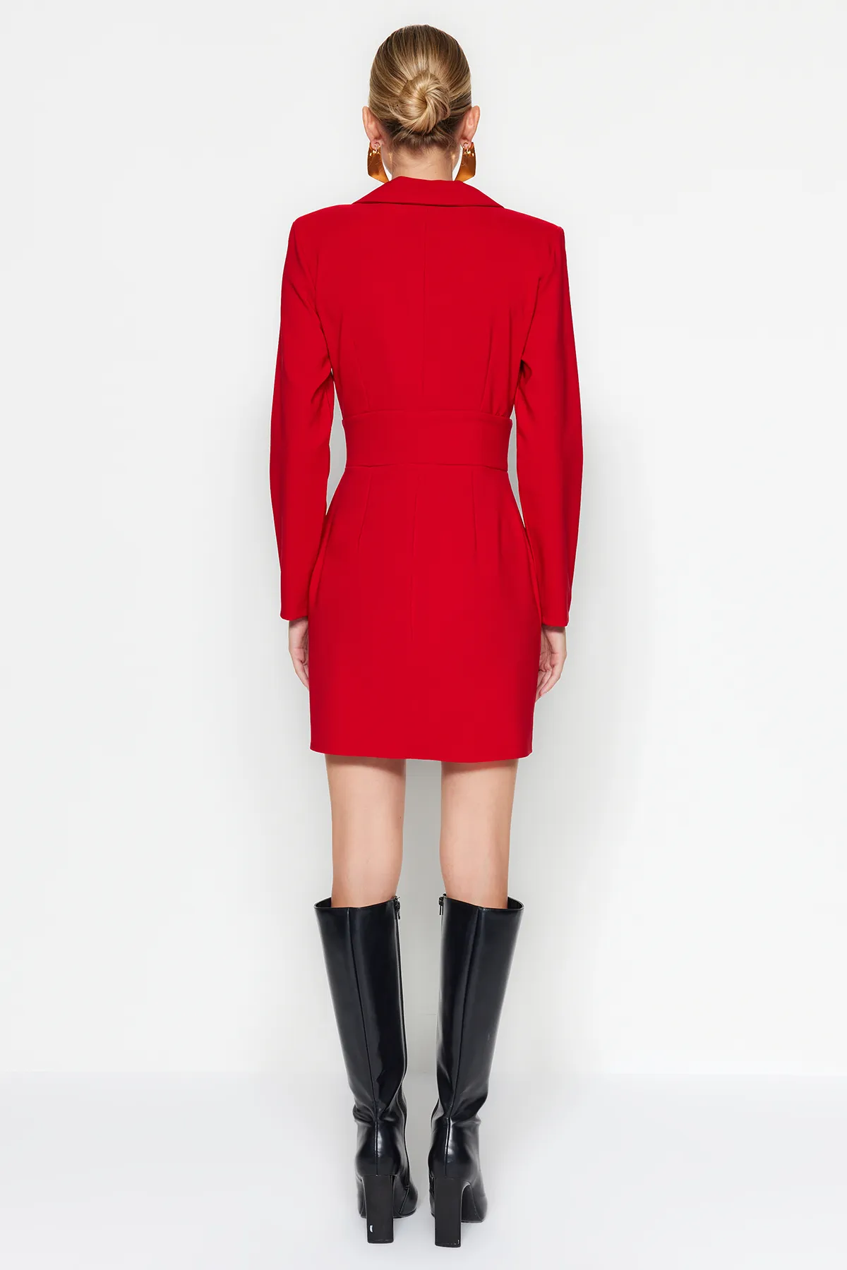 Trendyol Collection  Rotes, gewebtes Mini-Jackenkleid mit Knöpfen und Details TWOAW24EL00462