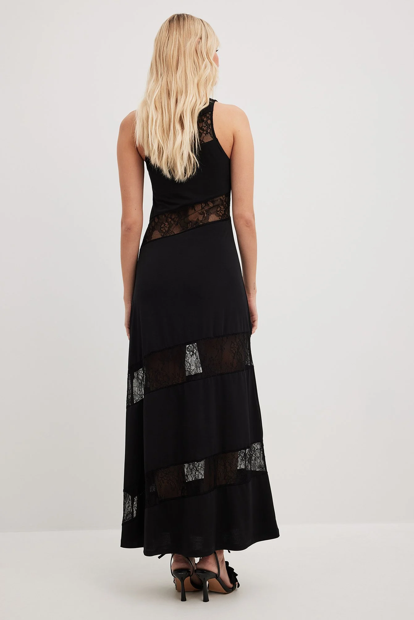 Maxikleid mit Spitzeneinsatz