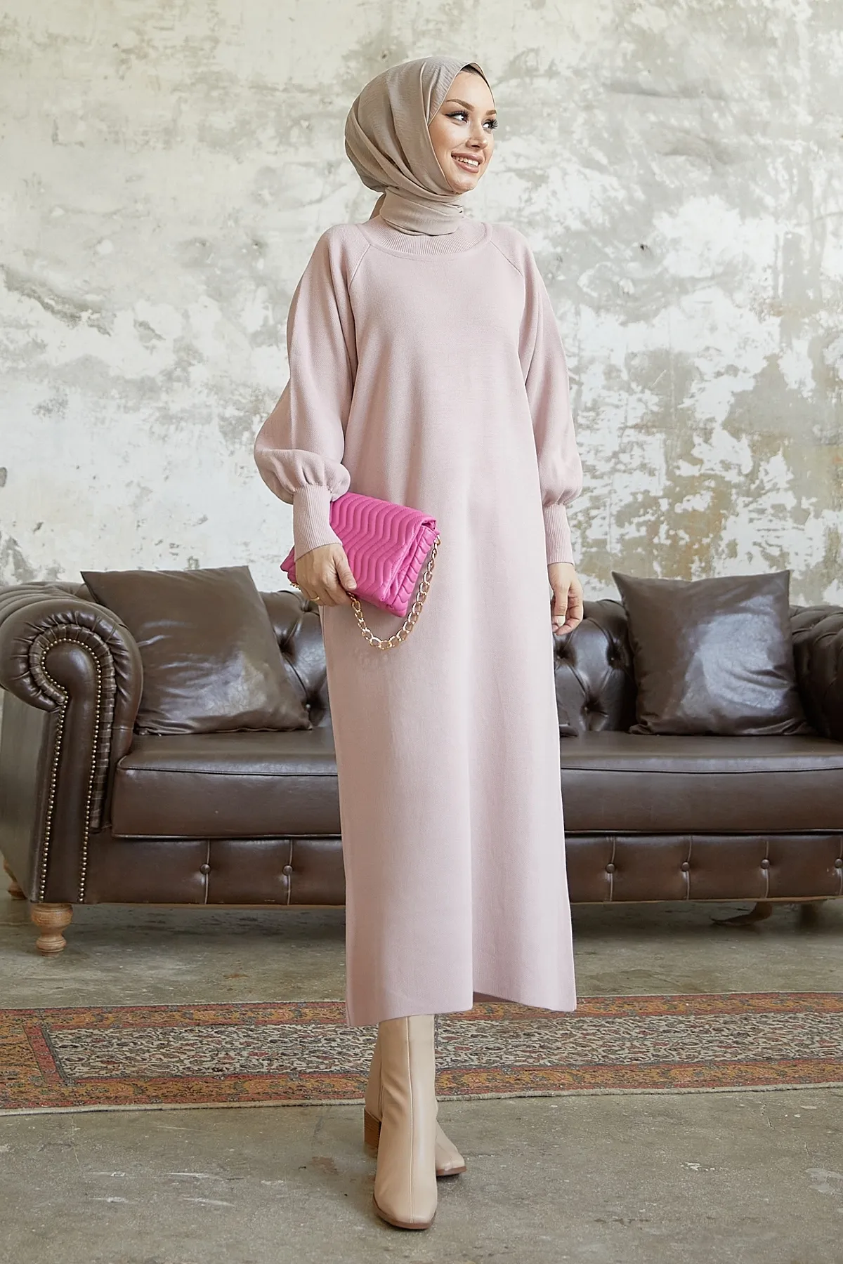 InStyle  Mina Hijab-Kleid aus Strick mit Ballonärmeln – Puder
