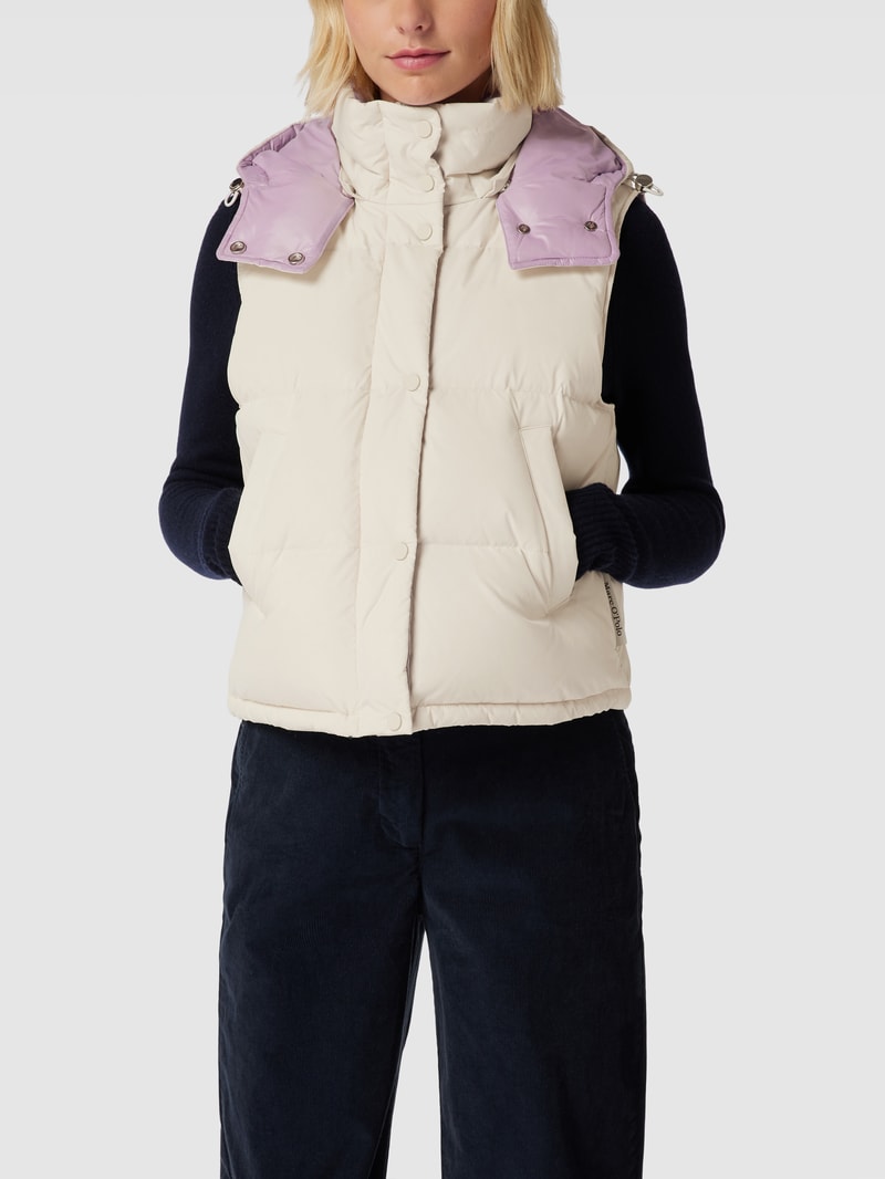 Daunenweste mit abnehmbarer Kapuze in offwhite