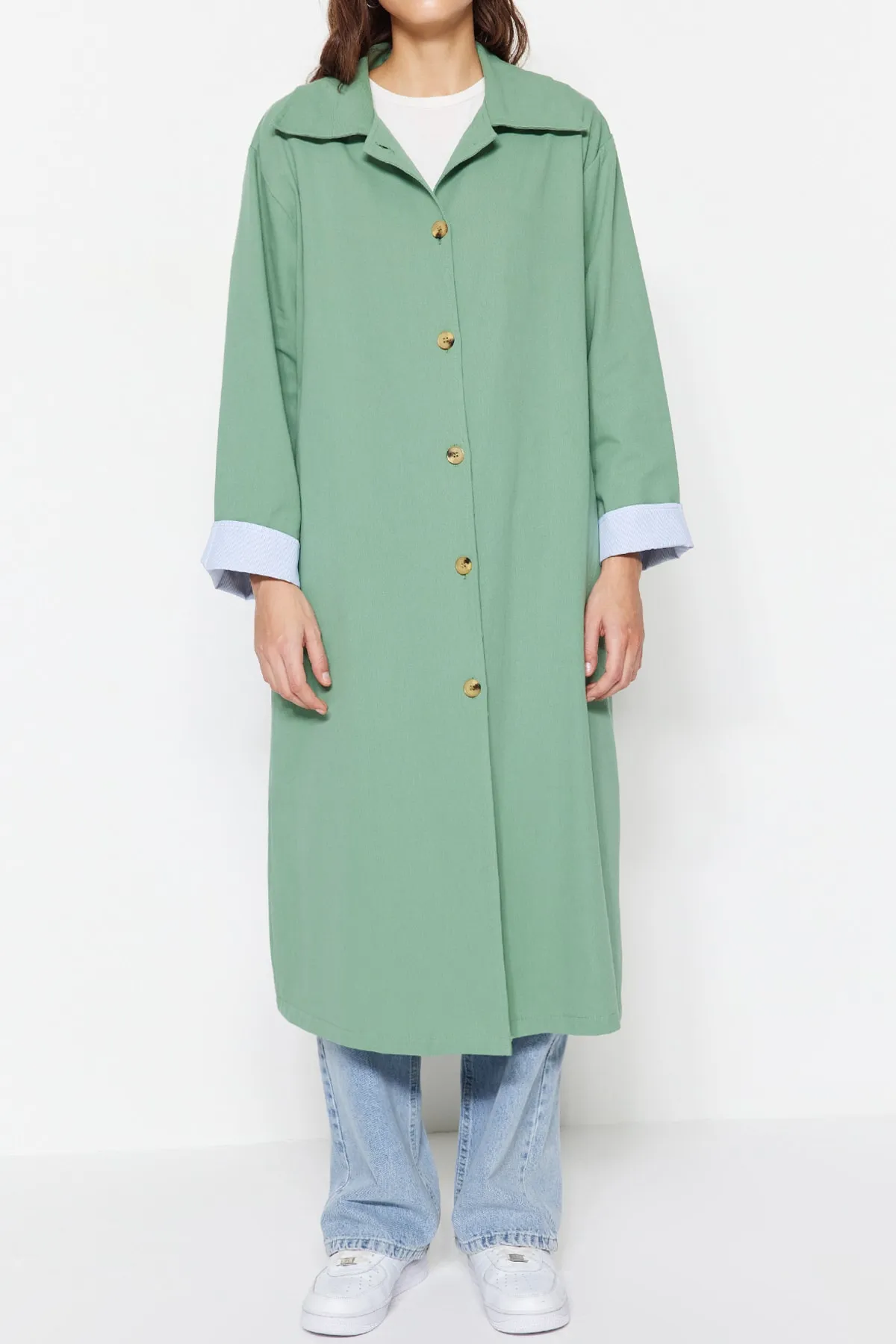Trendyol Modest  Hellgrüner Gabardine-Trenchcoat mit Ärmeldetail TCTSS23CL00000