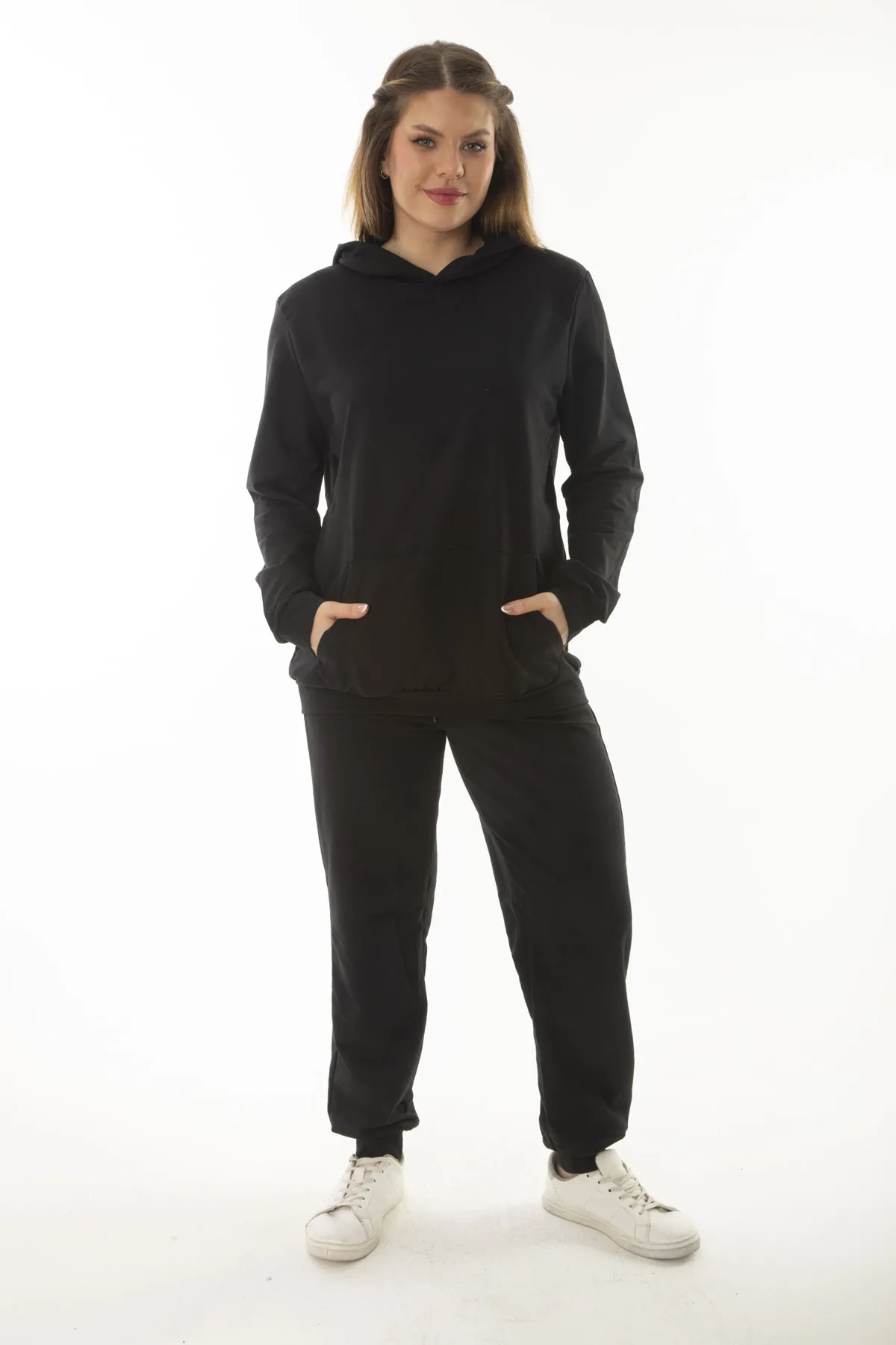 Şans  Schwarzer Damenanzug mit Kängurutasche und Kapuzen-Sweatshirt in großer Größe, geknöpft, Anzug 65N37053