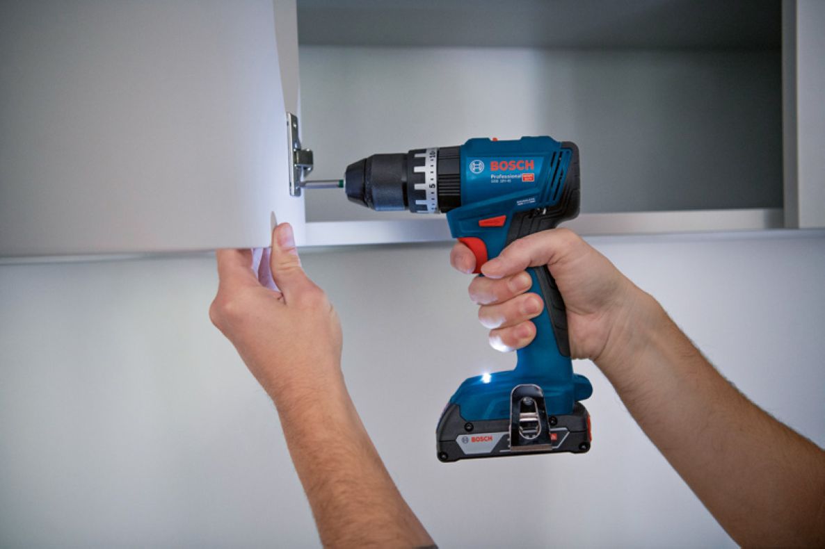 Bosch Blue 06019K3303 GSB 18V-45 Mașină de găurit cu impact fără fir 18V 2.0Ah Li-ion în L-Boxx