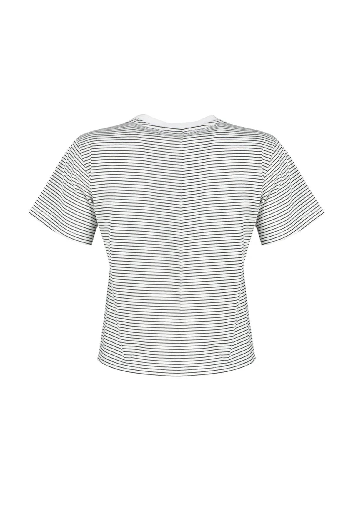 Trendyol Collection  Schwarzes, ecrufarbenes, gestreiftes Premium-Basic-Strick-T-Shirt mit normalem/normalem Muster und Rundhalsausschnitt TWOSS23TS00043
