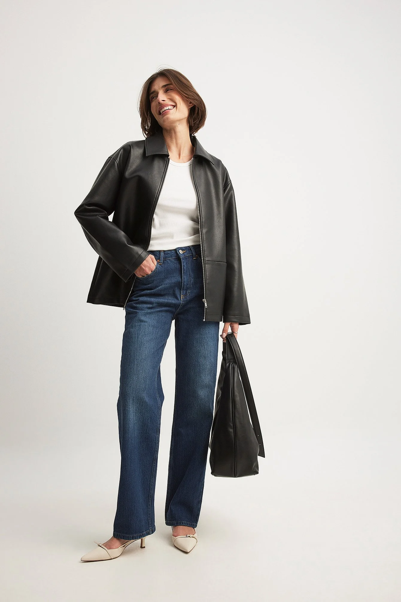 Gerade geschnittene Jeans mit hoher Taille