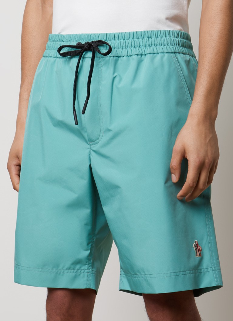 Pantaloni scurți Moncler cu croială dreaptă, buzunare laterale și logo