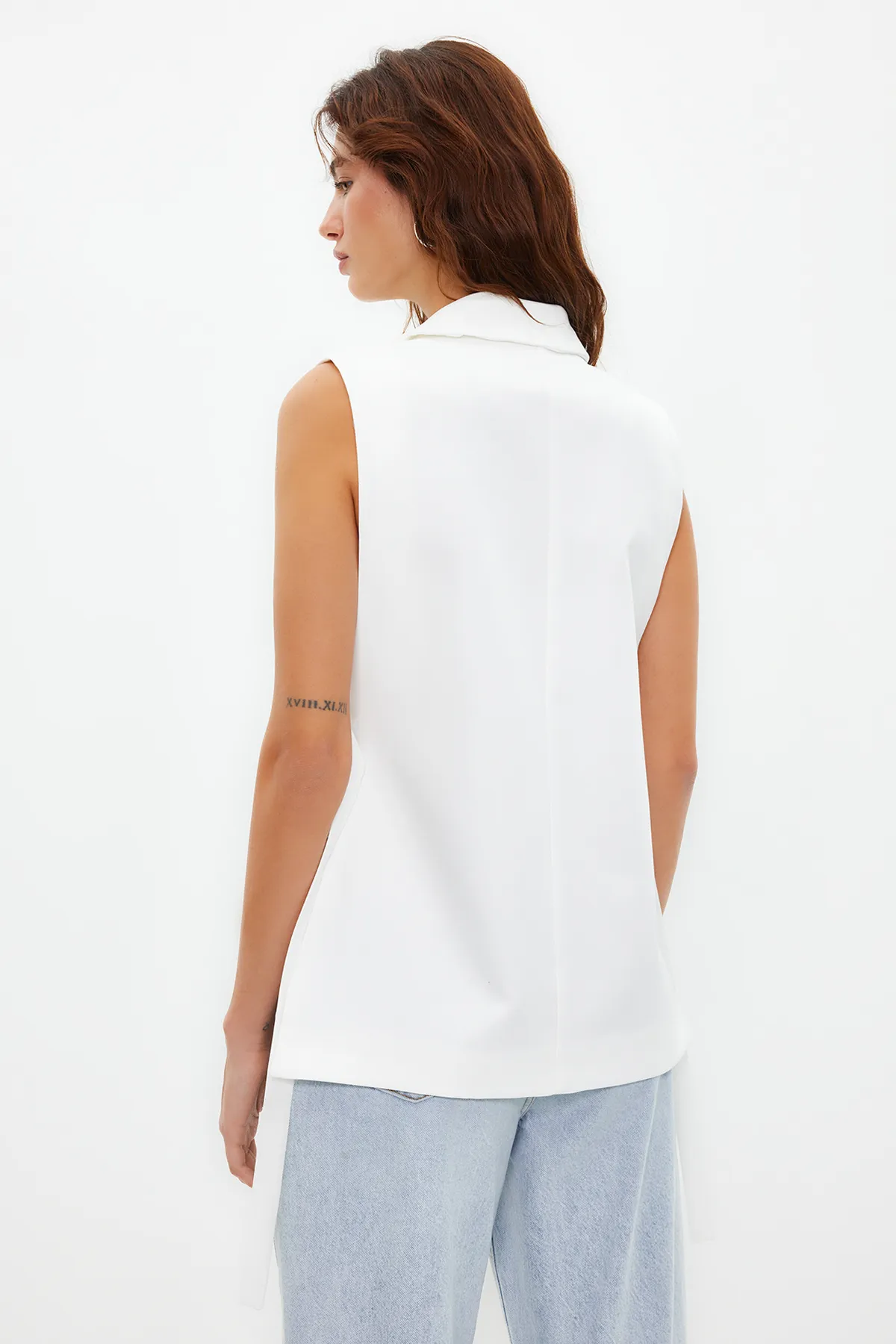 Trendyol Collection  Ecru-taillierte Webweste TWOAW23YE00032