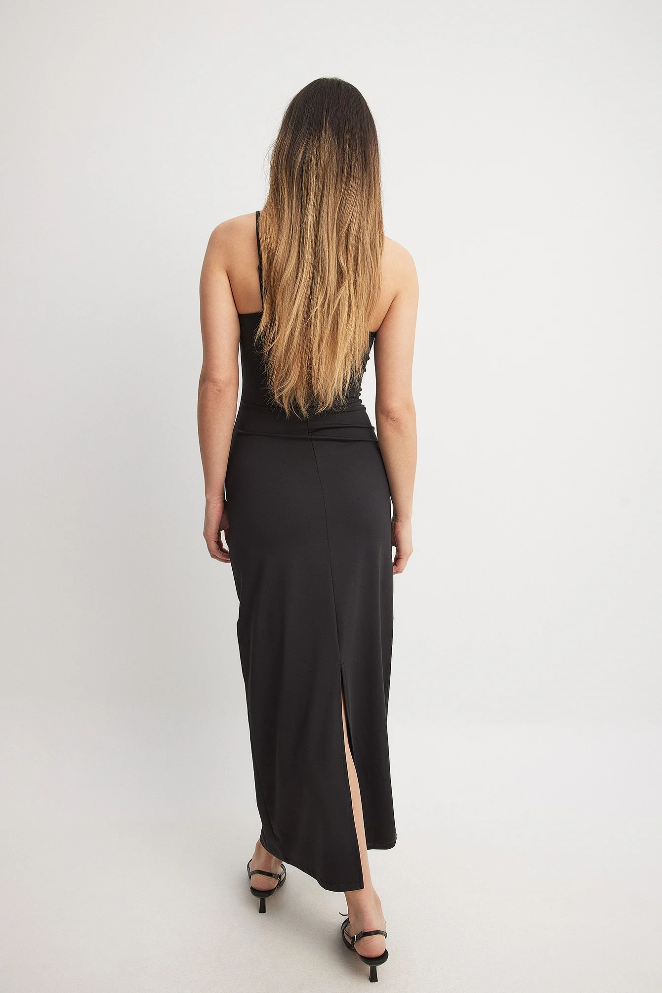 Eng anliegendes Maxi-Slipkleid