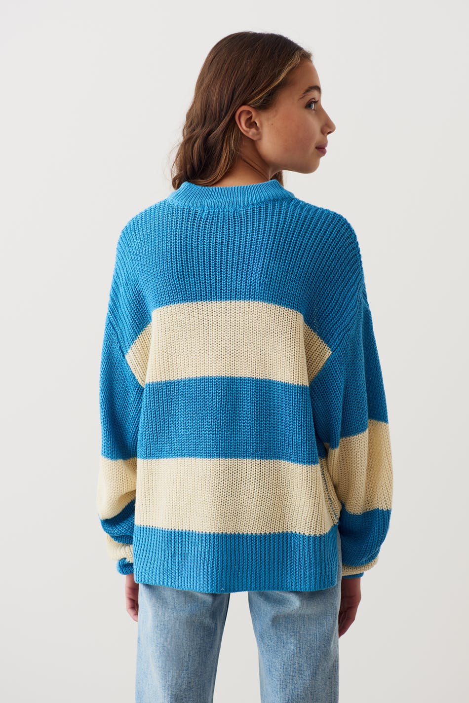 Y knitted slit sweater