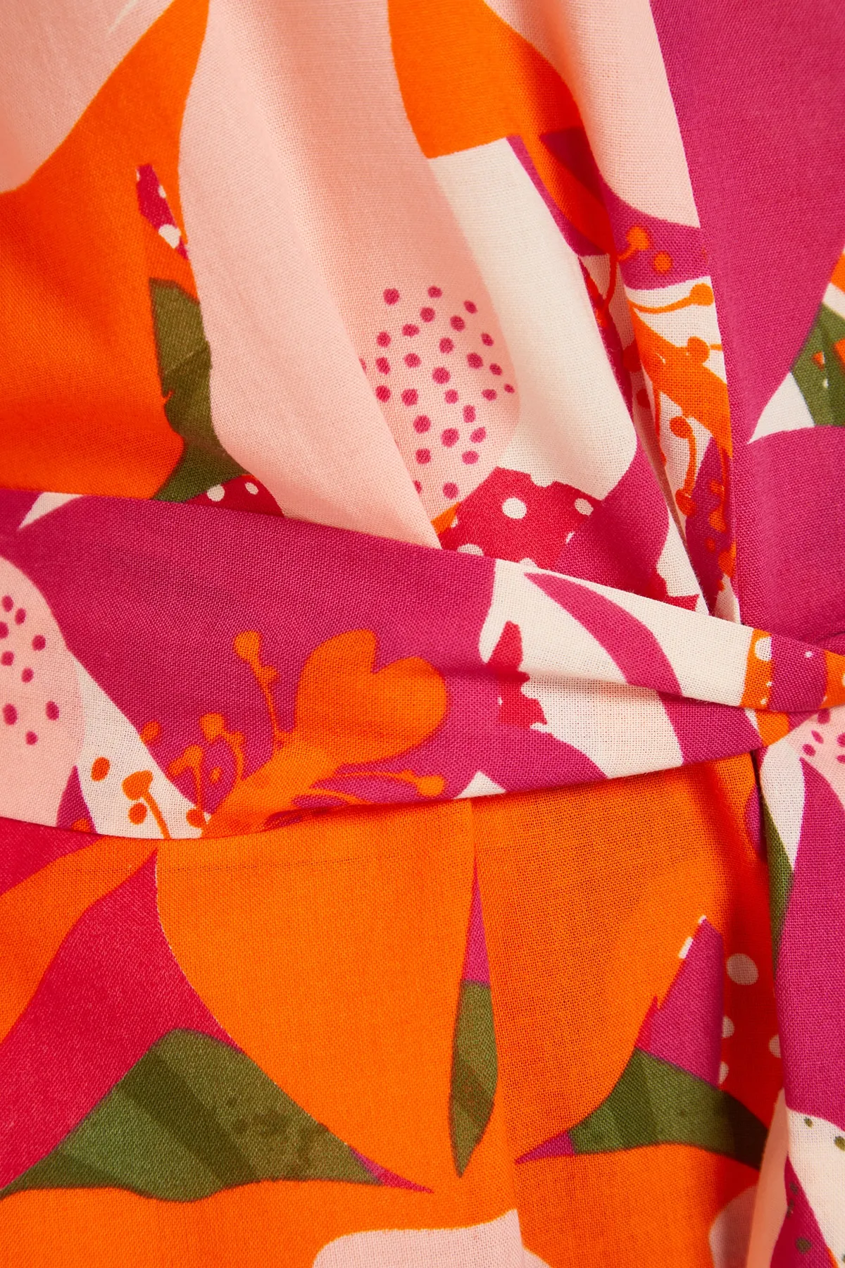 Trendyol Collection  Maxi-Kimono und Kaftan aus 100 % gewebter Baumwolle mit Blumenmuster und Gürtel TBESS22KM0030