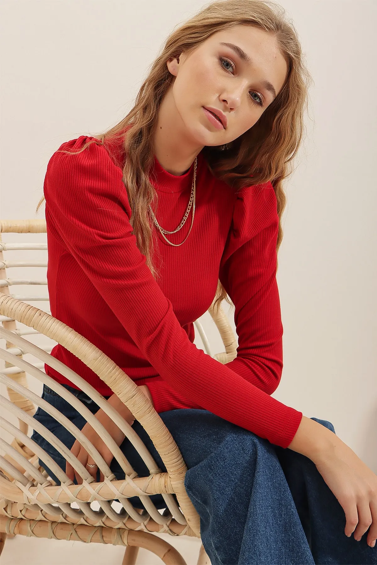 Trend Alaçatı Stili  Rote Camisole-Bluse mit halbem Rollkragen und Prinzessinnenärmeln für Damen ALC-X5042