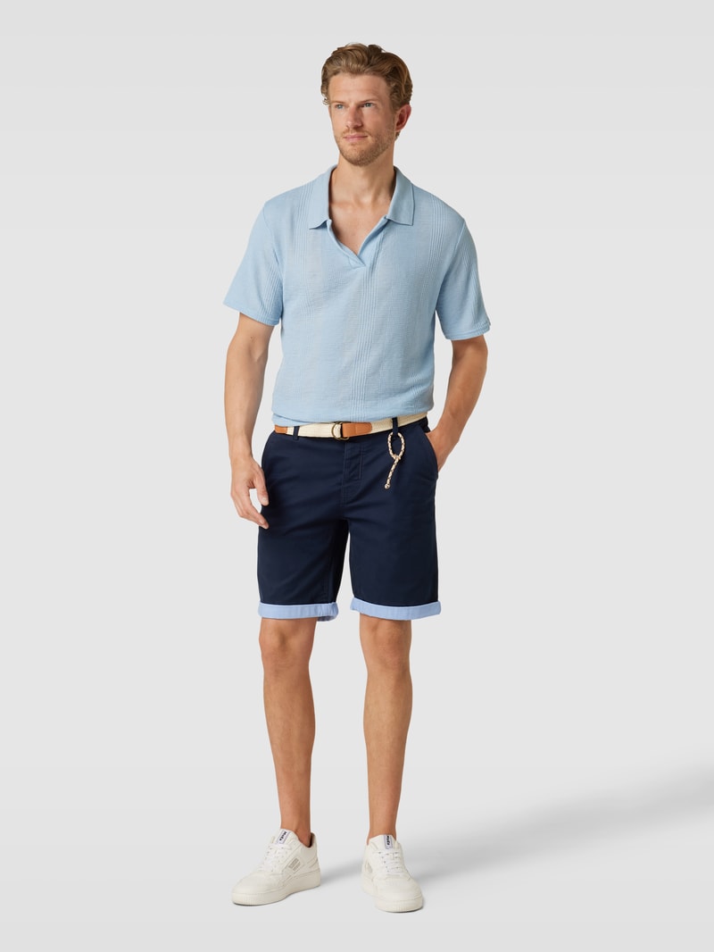 Chinoshorts mit französischen Eingrifftaschen in dunkelblau