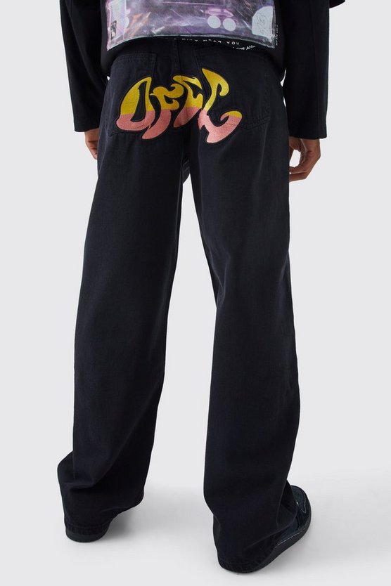 Lockere Jeans mit Graffiti-Applikation