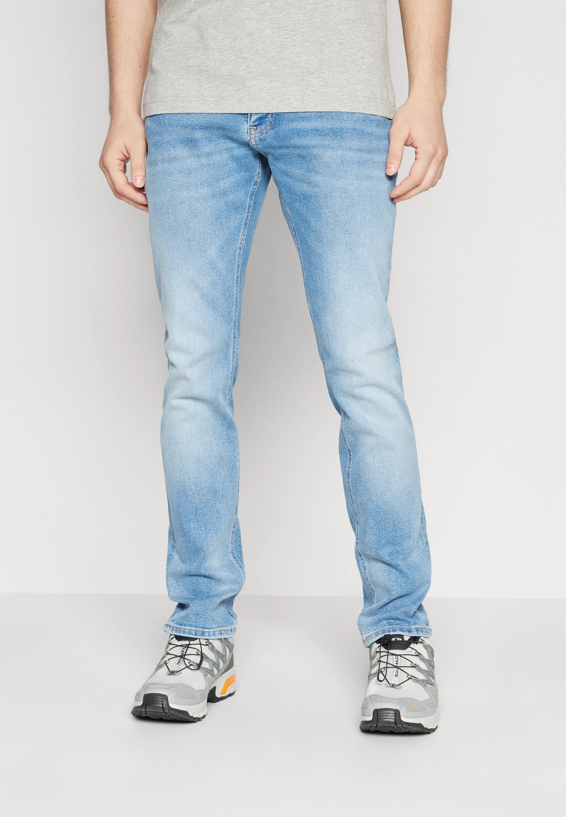 Tommy Jeans SCANTON SLIM - Vaqueros holgados