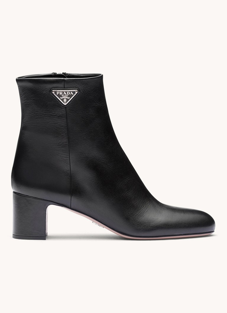 Prada  Enkellaars van leer met logo