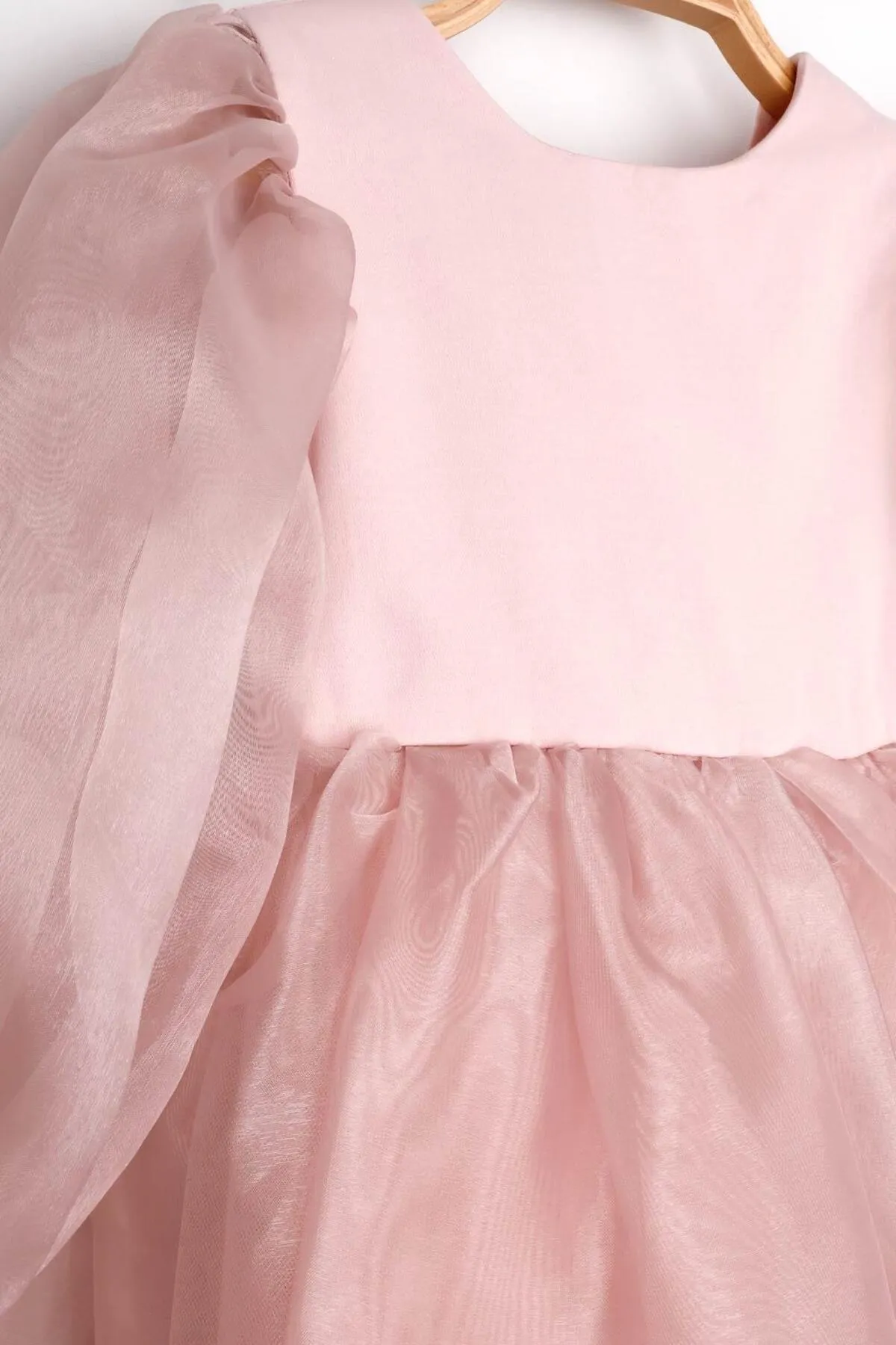 Le Mabelle  Mädchen-Partykleid aus Organza in Puderblau mit langen Ärmeln – Salbei