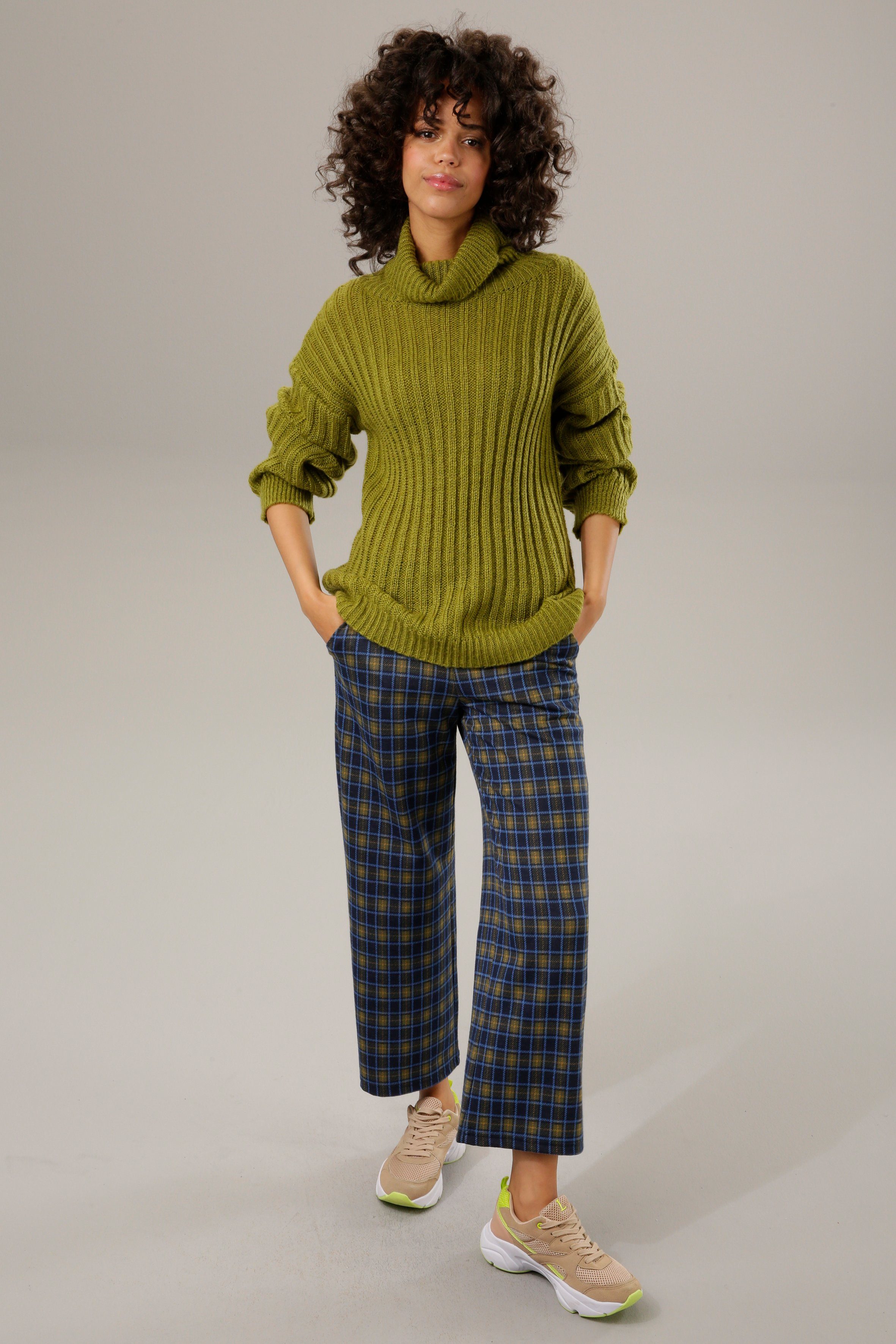 Aniston CASUAL Strickpullover mit dekorativem Rollkragen
