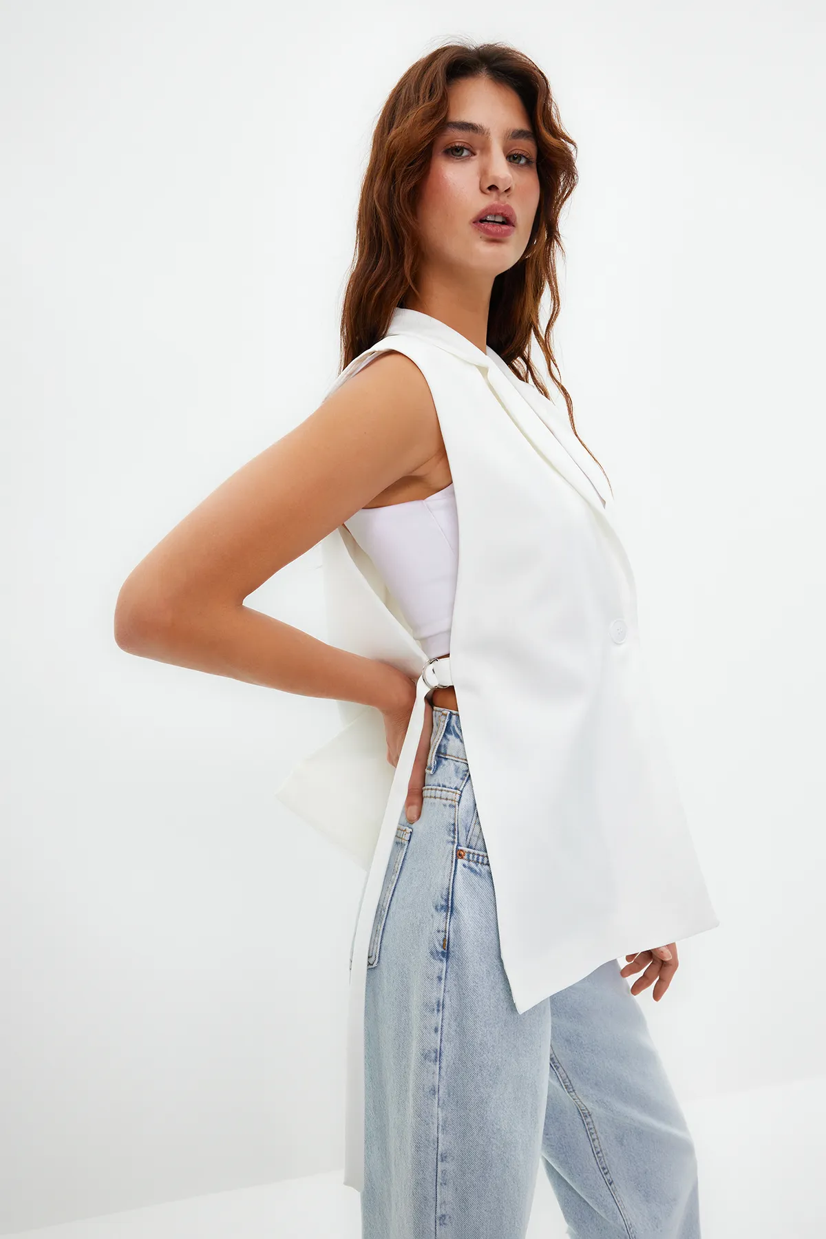 Trendyol Collection  Ecru-taillierte Webweste TWOAW23YE00032