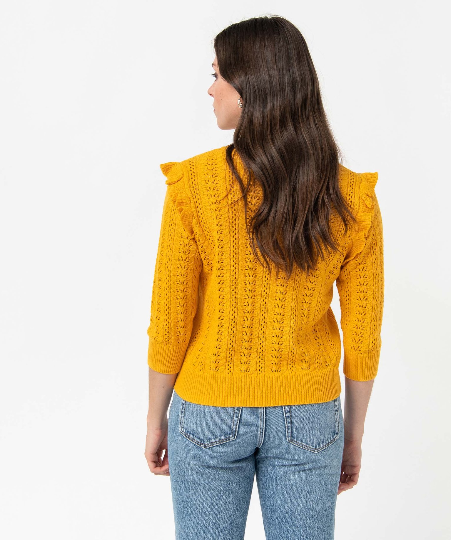 Pull femme en maille ajourée avec volants sur les épaules jaune | GEMO