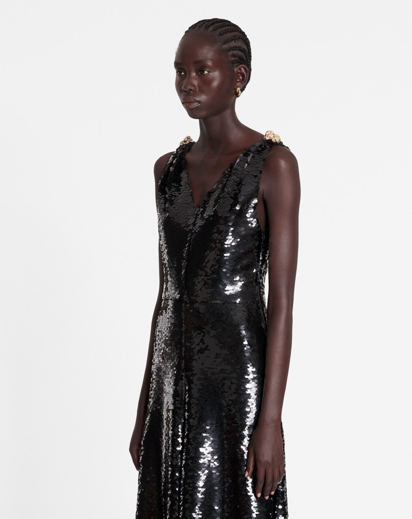 ROBE BRODÉE LONGUE SANS MANCHE