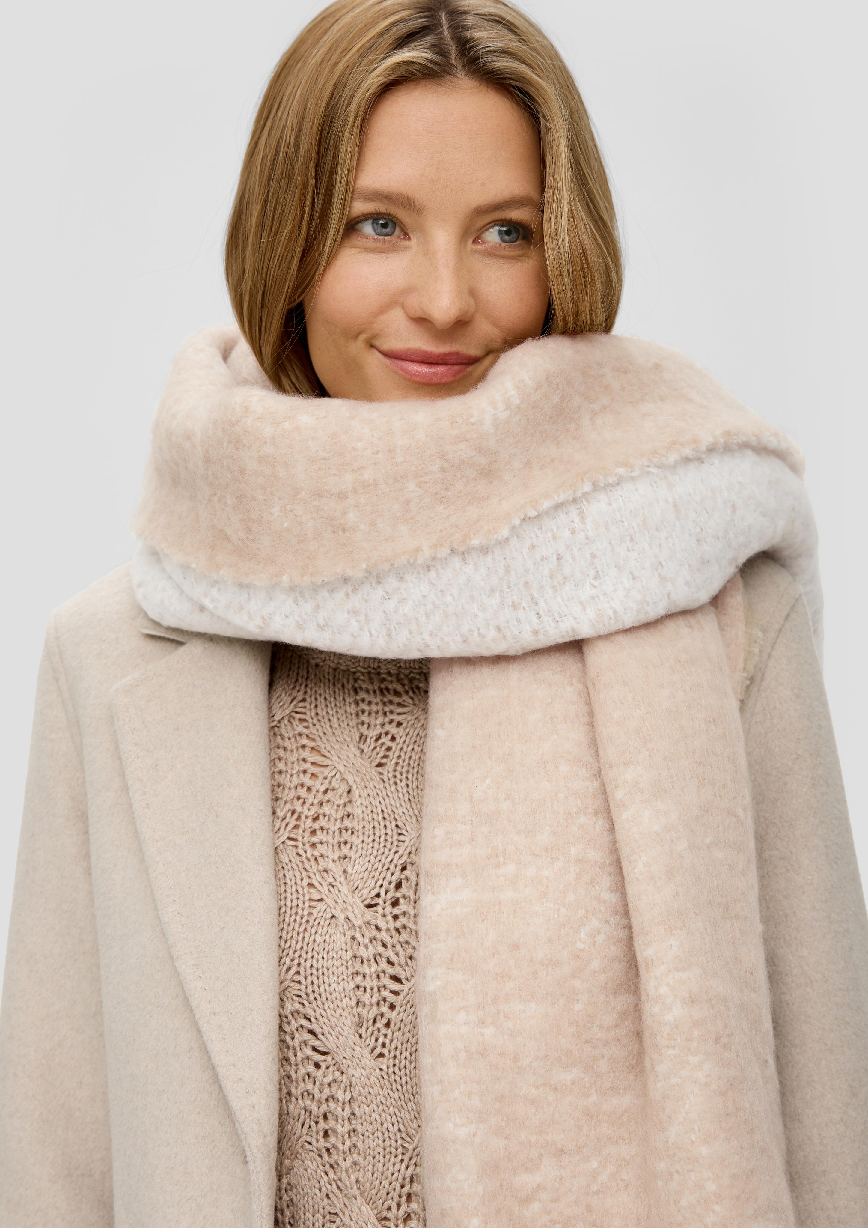Flauschiger Schal mit Fransen  2139034-8095