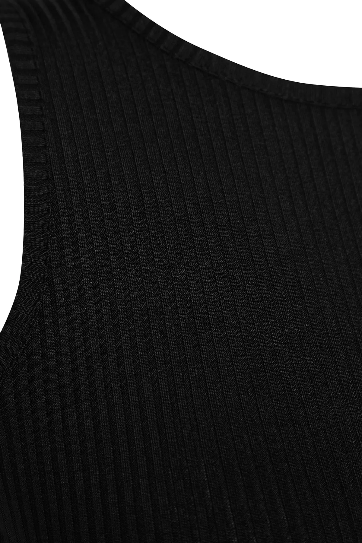 Trendyol Collection  Schwarzes, detailliertes Maxi-Bleistiftkleid aus Strick mit Rundhalsausschnitt und Cut-Outs TWOSS23EL02327