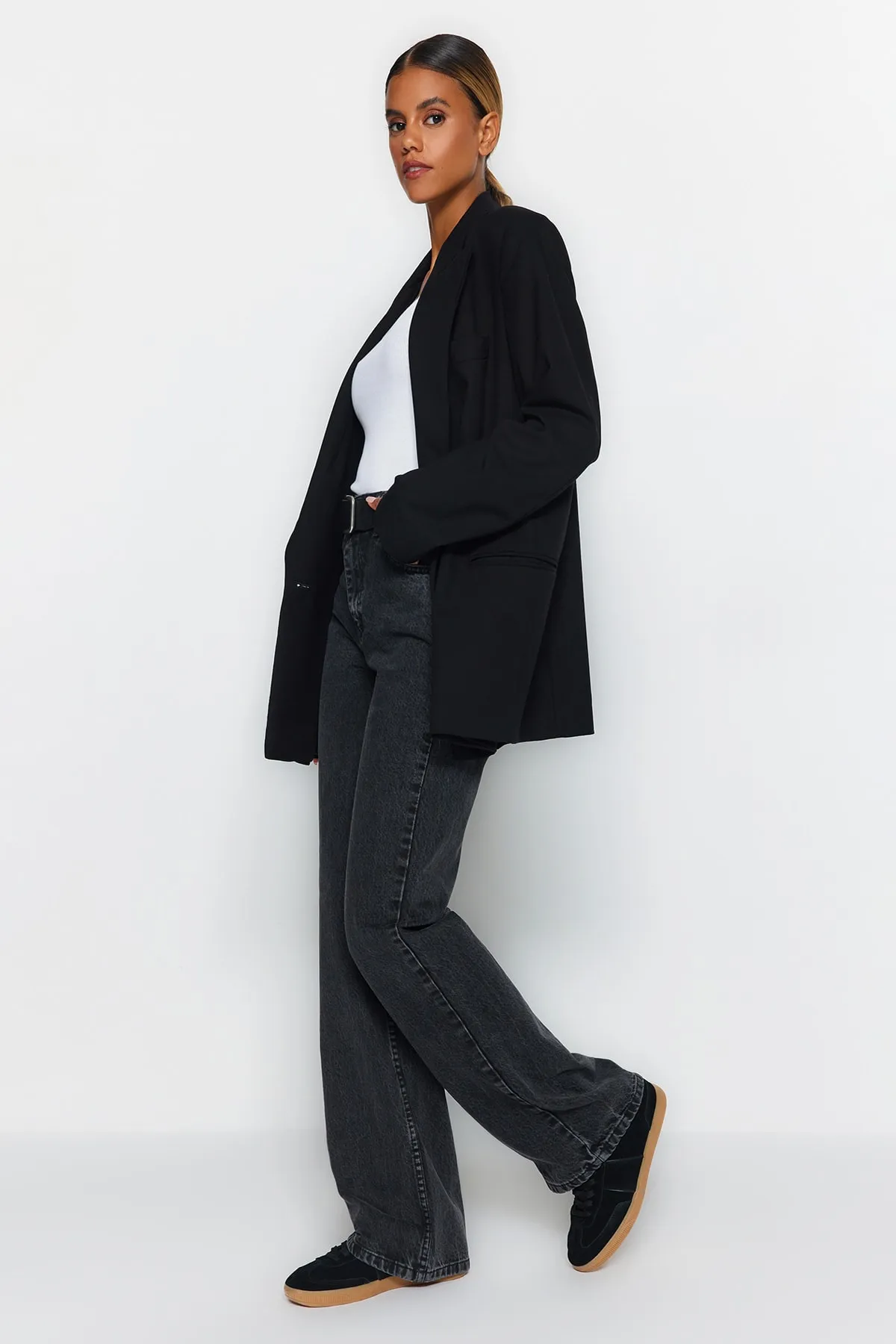 Trendyol Collection  Anthrazitfarbene Jeans mit hoher Taille und weitem Bein TWOAW24JE00089