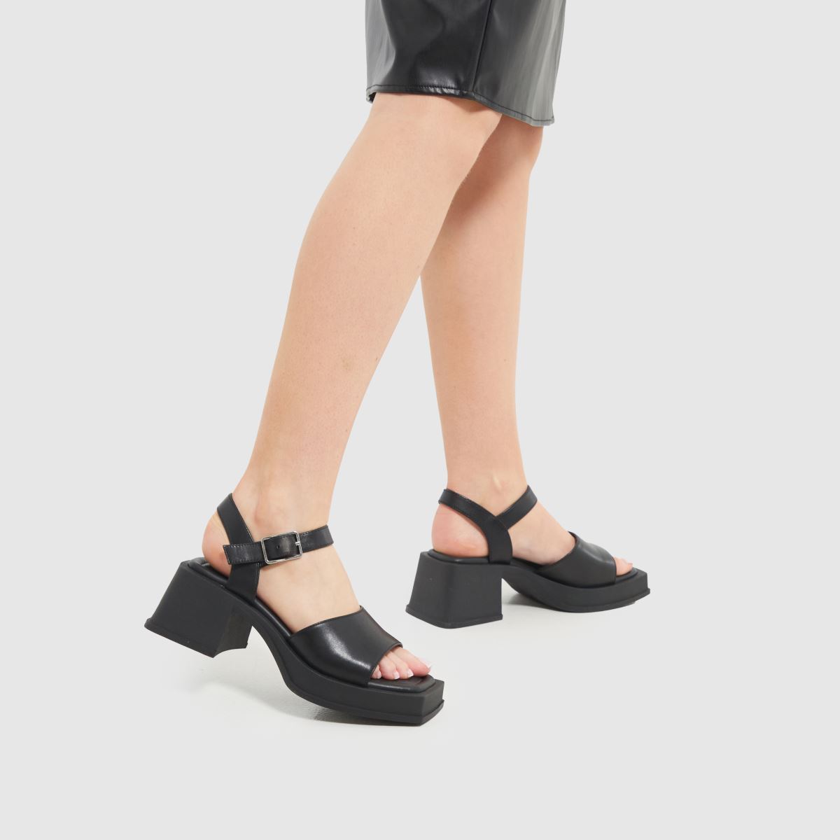 Vagabond Shoemakers – Svarta högklackade klackar med blockmönster