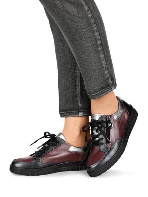 Schnürschuh