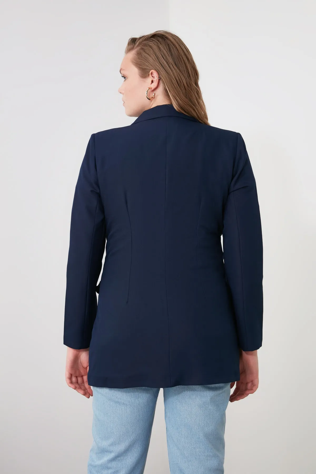 Trendyol Collection  Marineblauer, übergroßer, gefütterter, zweireihiger Blazer aus Webstoff mit Verschluss TWOSS20CE0024