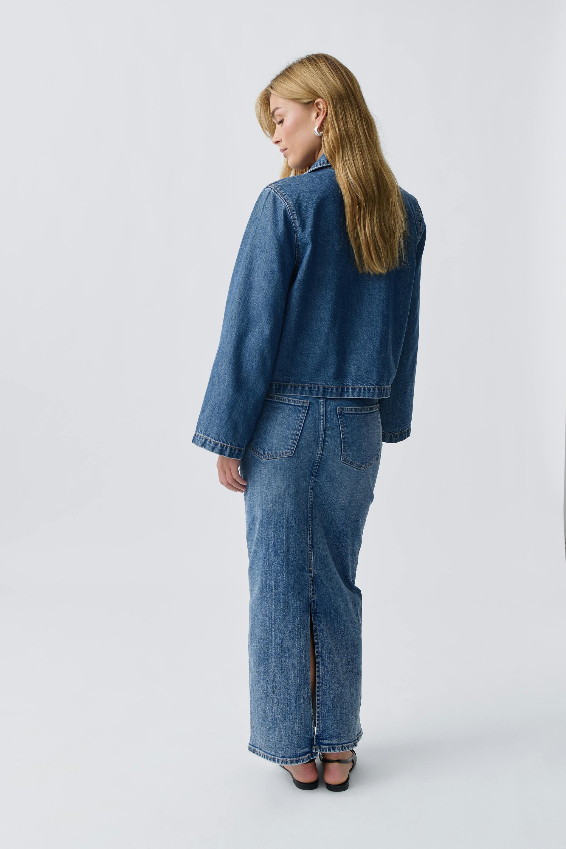 Column denim skirt