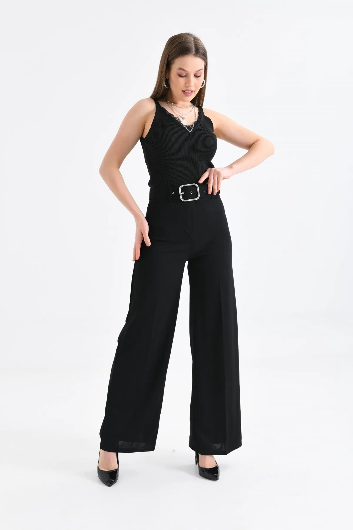 VOLT CLOTHİNG  Damen-Hose aus Stoff mit weitem Beingürtel und detailliertem Stoff
