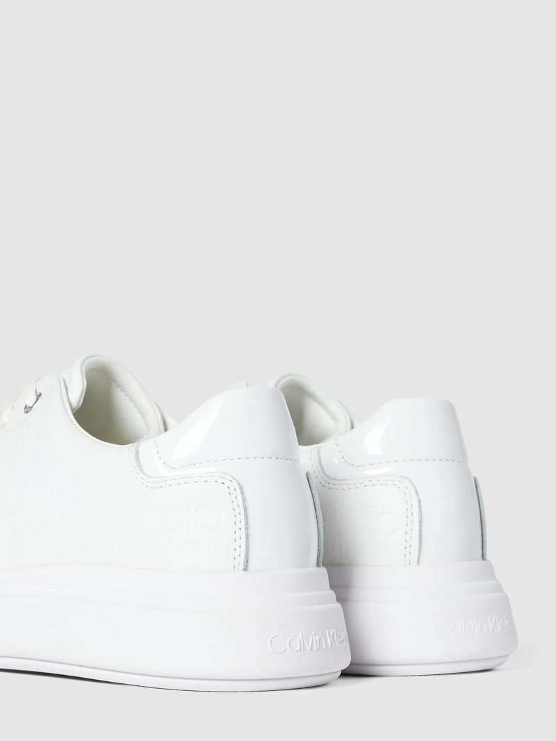 Sneaker aus Leder-Mix mit Label-Details Modell 'RAISED' in weiß