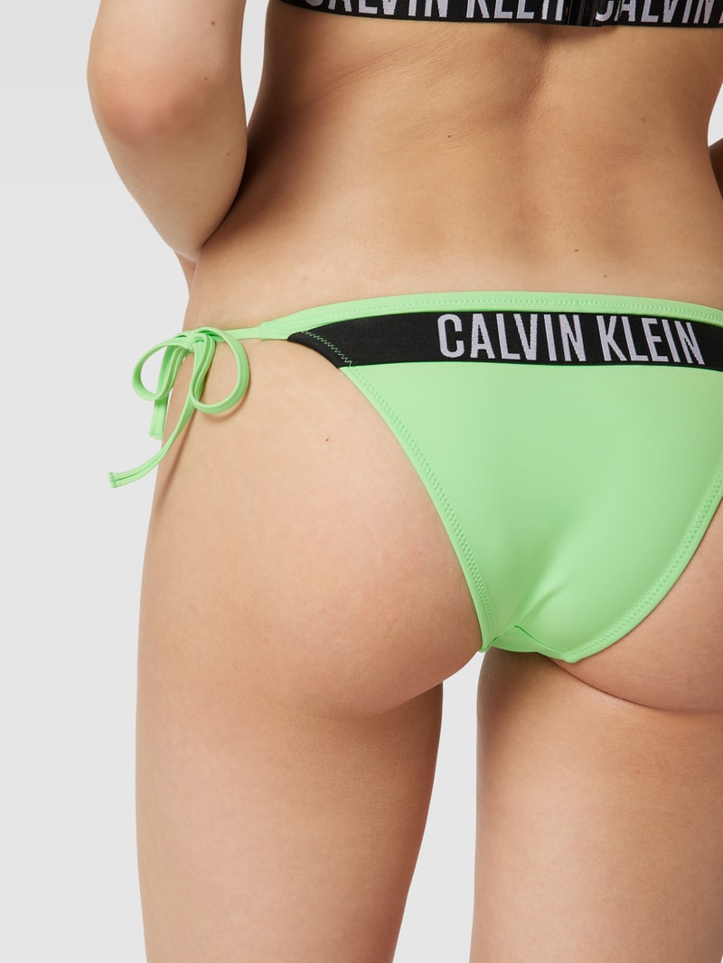 Bikini-Hose mit Label-Streifen in grün