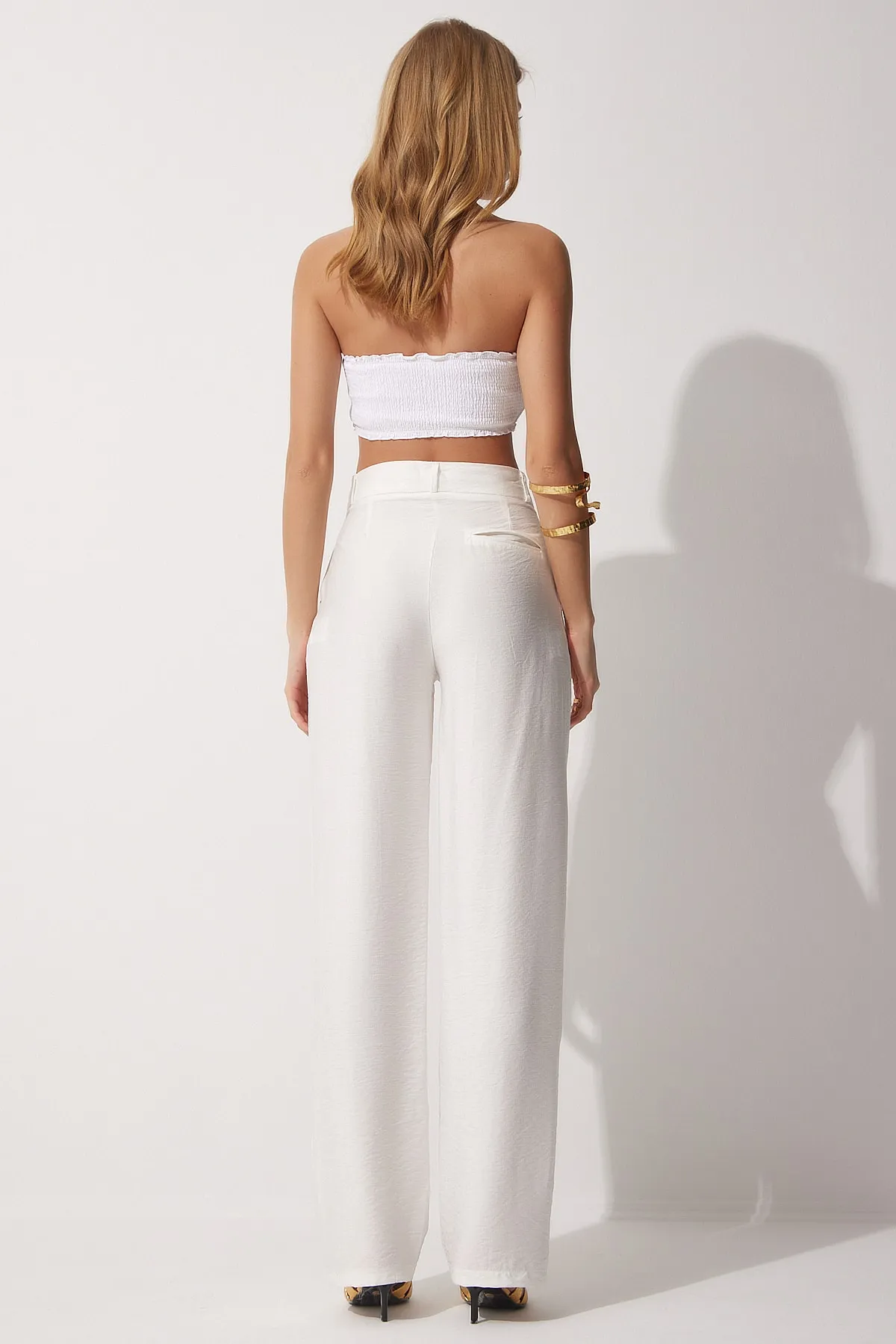 Happiness İstanbul  Damen-Leinenhose mit weitem Bein und Abnähern in Ecru TO00053
